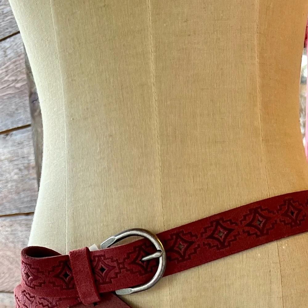 Lucky Brand Southwestern Embroidered Belt - Picture 4 of 4
